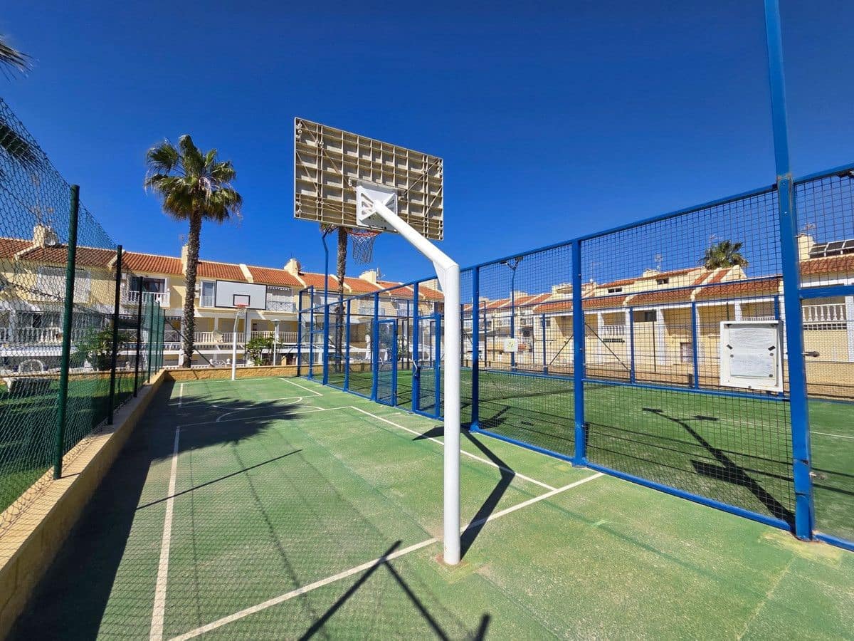 3 Zimmer Haus zu verkaufen in Torrevieja mit Pool - 349.900 € (Ref: 10028837)