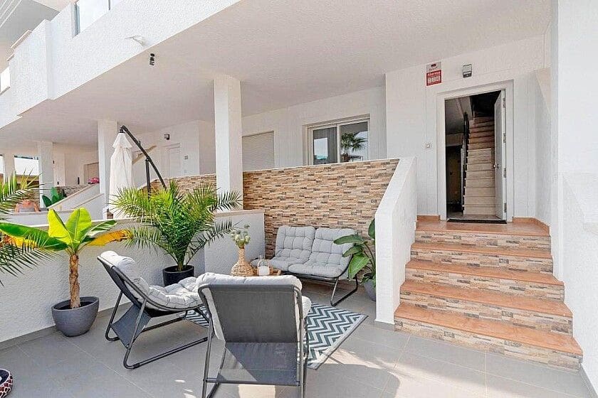 3 makuuhuone Paritalo myytävänä paikassa Orihuela mukana uima-altaan - 315 000 € (Ref: 10028838)
