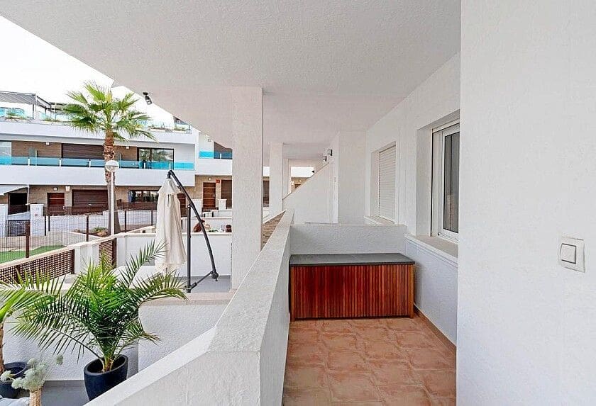 3 makuuhuone Paritalo myytävänä paikassa Orihuela mukana uima-altaan - 315 000 € (Ref: 10028838)