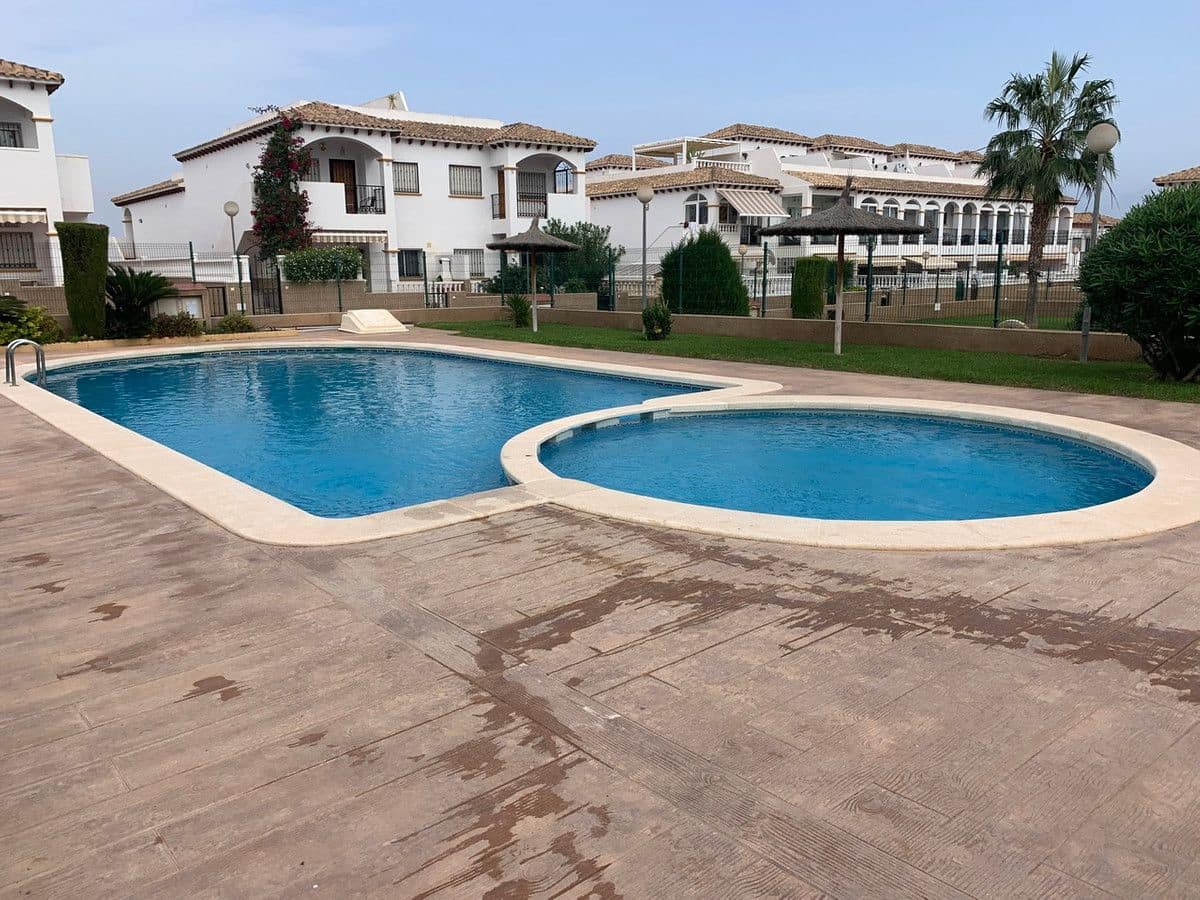 2 sovrum Hus till salu i Orihuela Costa med pool - 199 950 € (Ref: 10028841)