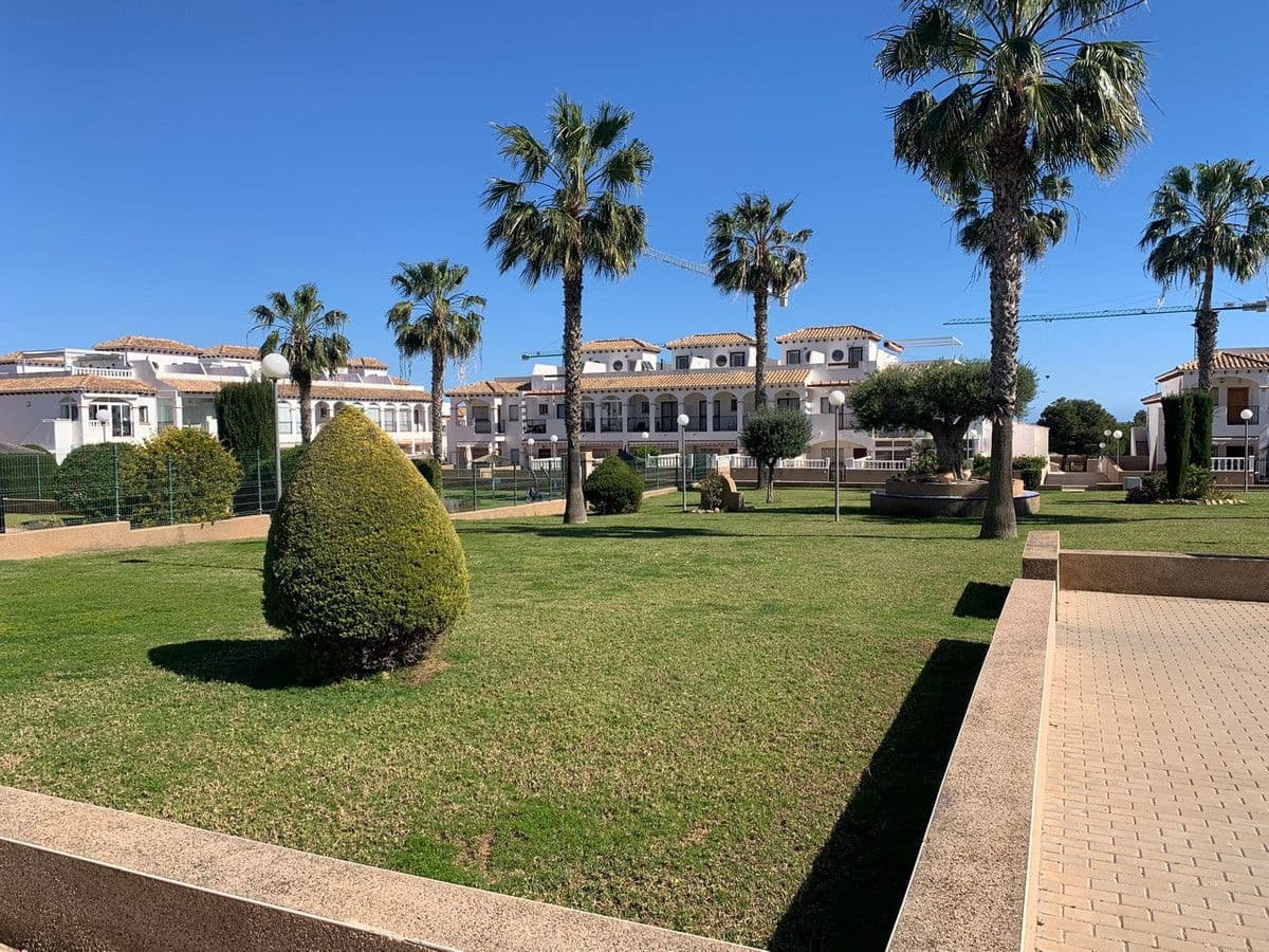 2 sovrum Hus till salu i Orihuela Costa med pool - 199 950 € (Ref: 10028841)