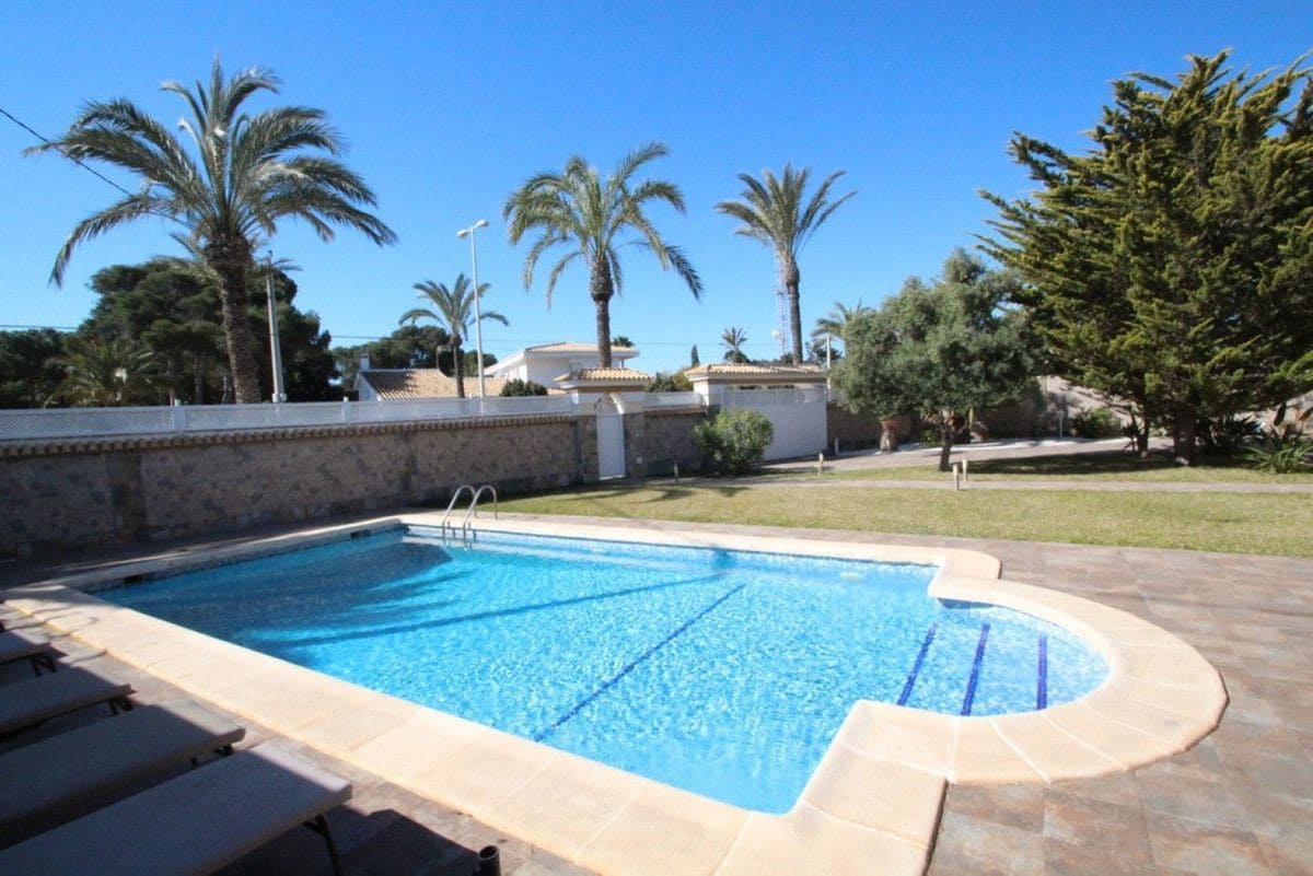 5 makuuhuone Huvila myytävänä paikassa Cabo Roig - 1 250 000 € (Ref: 10029466)