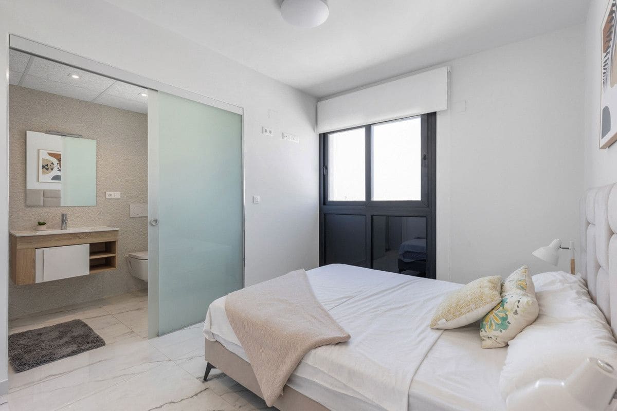 2 quarto Apartamento para venda em La Zenia com piscina - 495 000 € (Ref: 10029474)