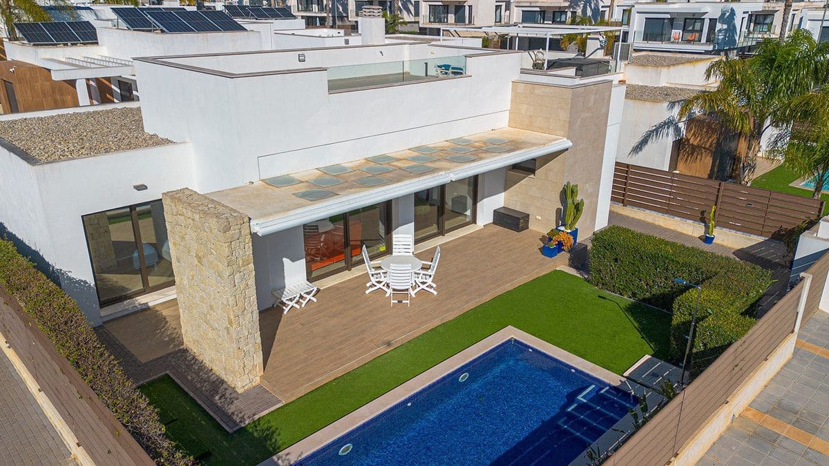 3 soveværelse Villa til salg i Orihuela med swimmingpool - € 475.000 (Ref: 10029475)