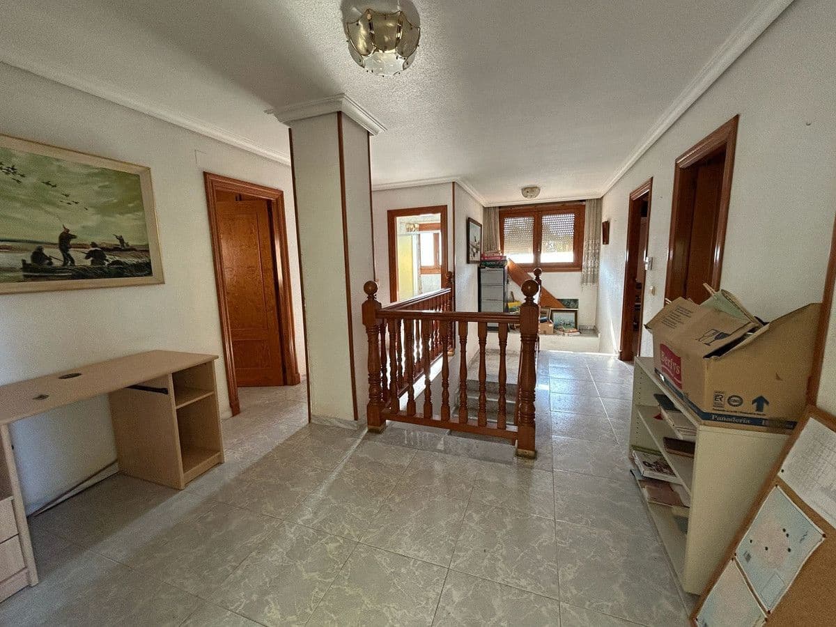 6 bedroom Villa for sale in La Florida - € 550,000 (Ref: 10034109)