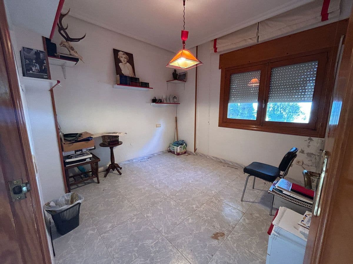 6 bedroom Villa for sale in La Florida - € 550,000 (Ref: 10034109)