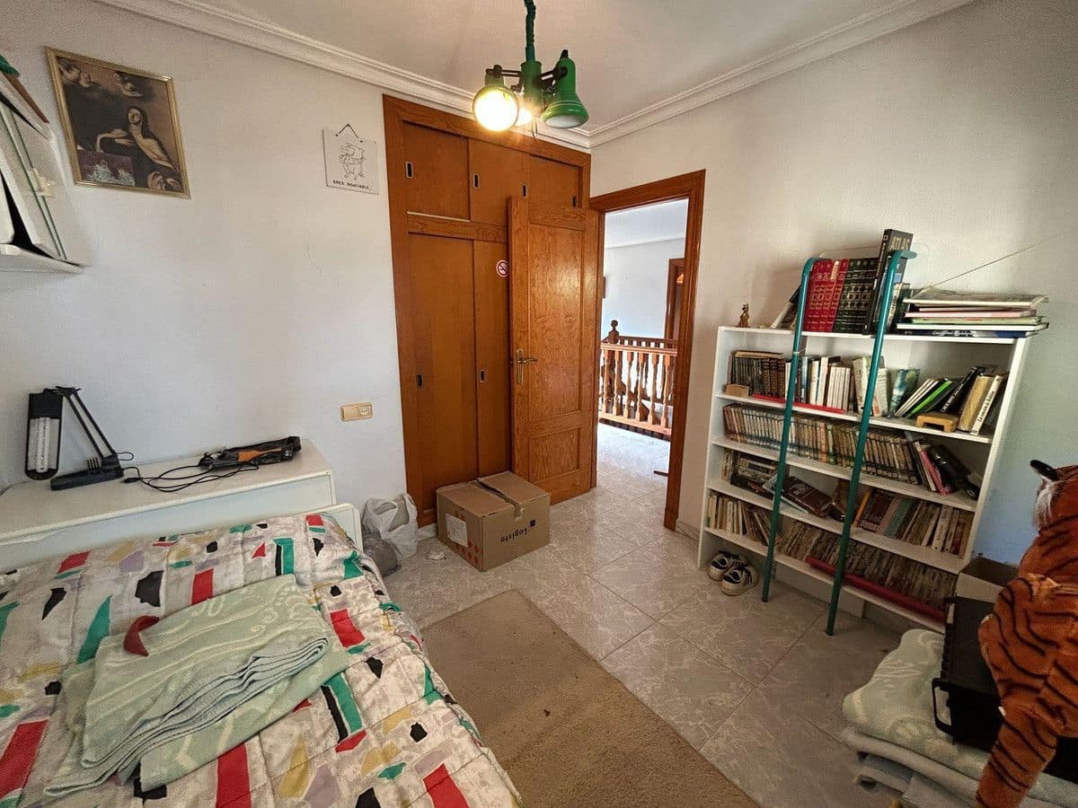 6 bedroom Villa for sale in La Florida - € 550,000 (Ref: 10034109)
