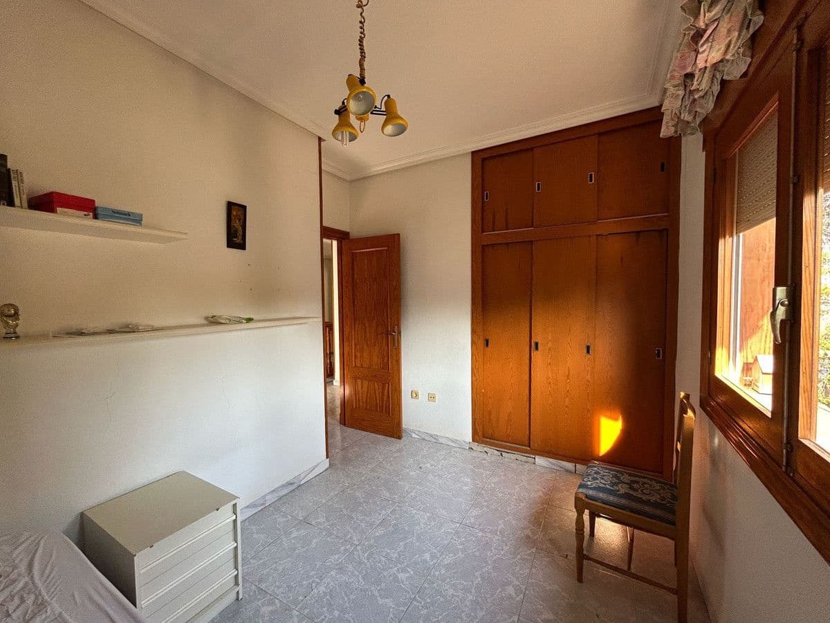 6 bedroom Villa for sale in La Florida - € 550,000 (Ref: 10034109)