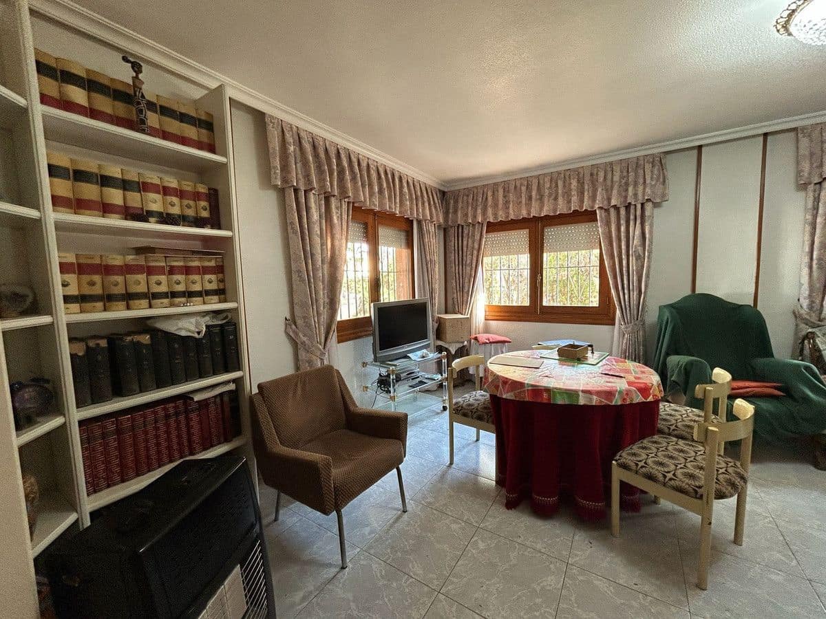 6 bedroom Villa for sale in La Florida - € 550,000 (Ref: 10034109)