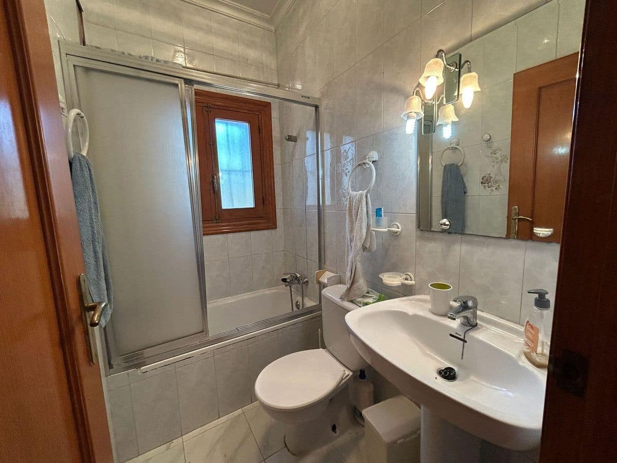 6 bedroom Villa for sale in La Florida - € 550,000 (Ref: 10034109)