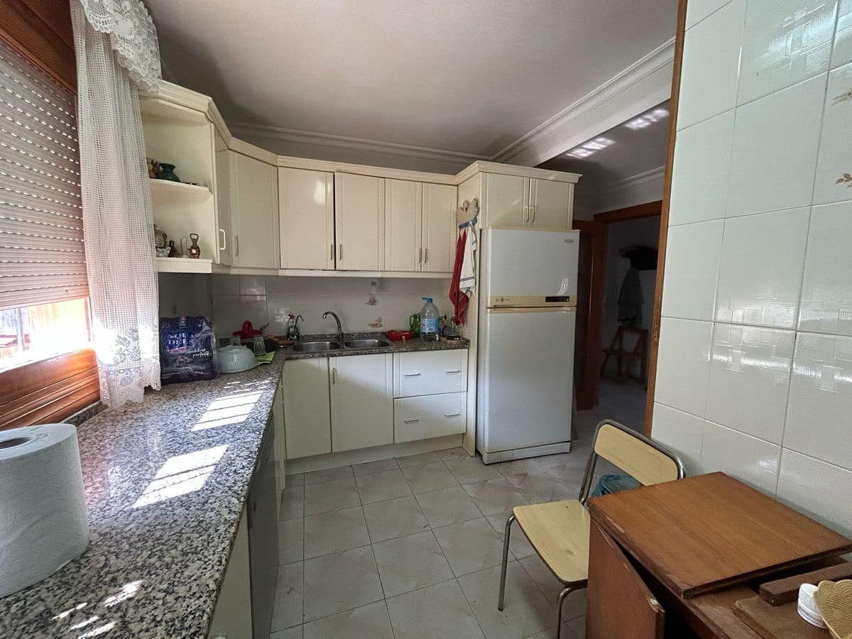 6 bedroom Villa for sale in La Florida - € 550,000 (Ref: 10034109)