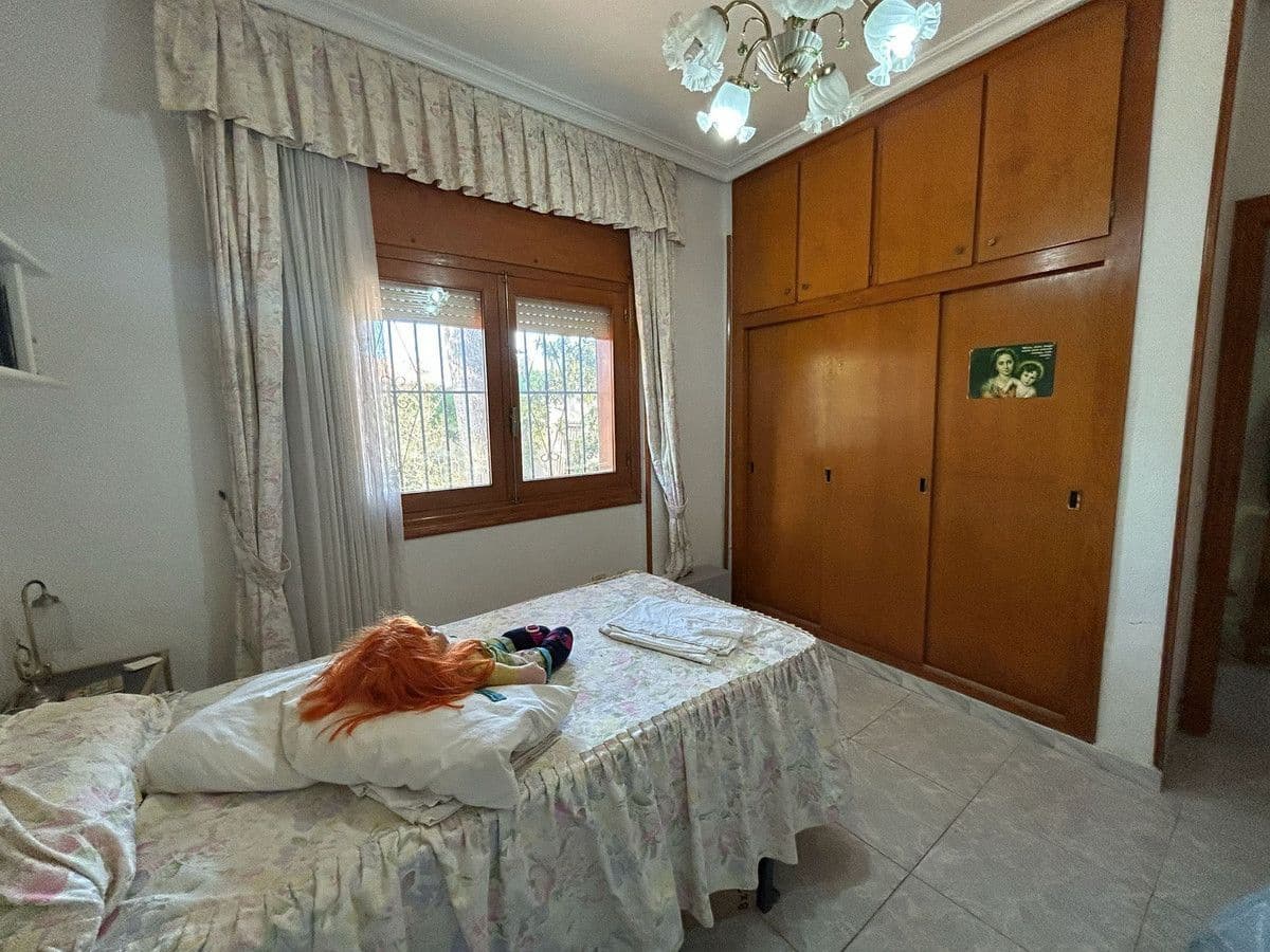 6 bedroom Villa for sale in La Florida - € 550,000 (Ref: 10034109)