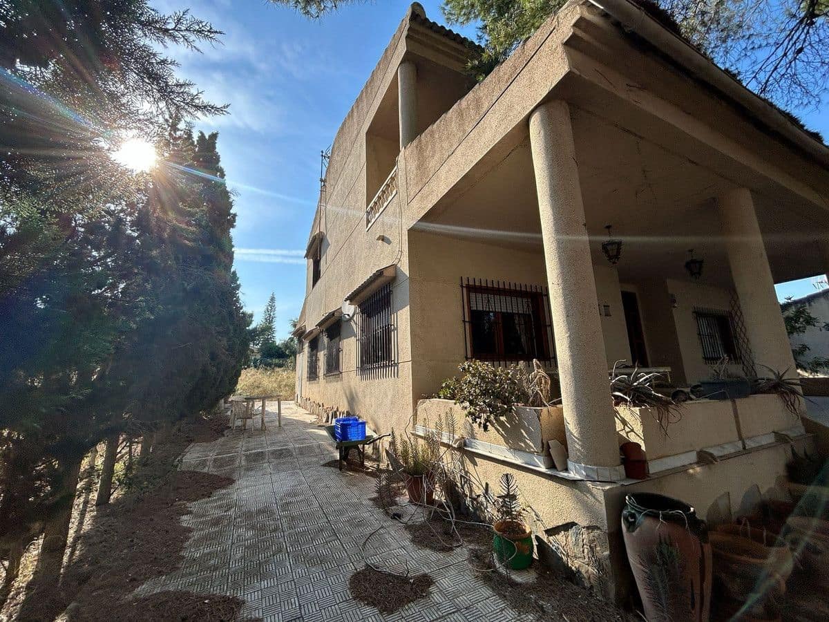 6 bedroom Villa for sale in La Florida - € 550,000 (Ref: 10034109)