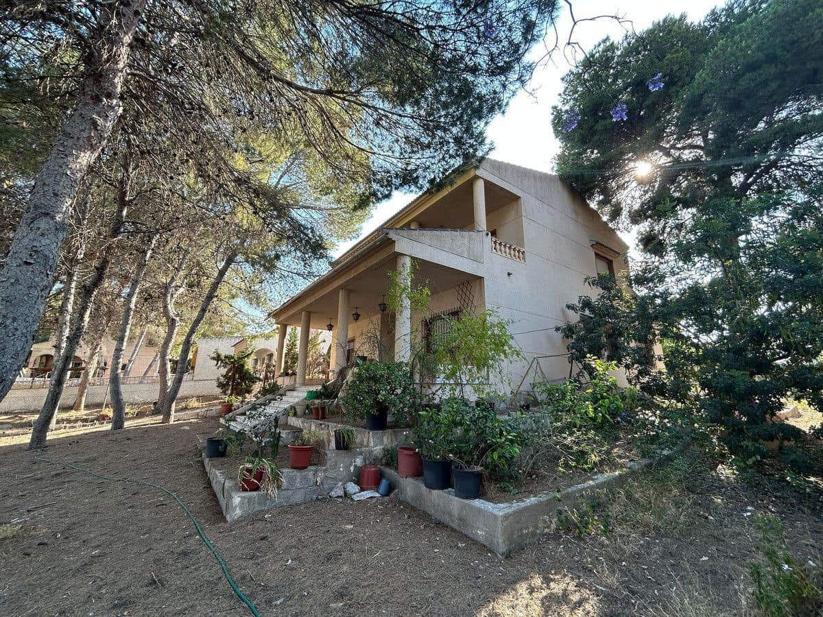 6 bedroom Villa for sale in La Florida - € 550,000 (Ref: 10034109)