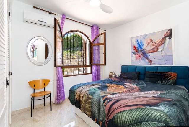4 soverom Villa til salgs i Villamartín - Las Filipinas, Orihuela - € 750 000 (Ref: 10034111)