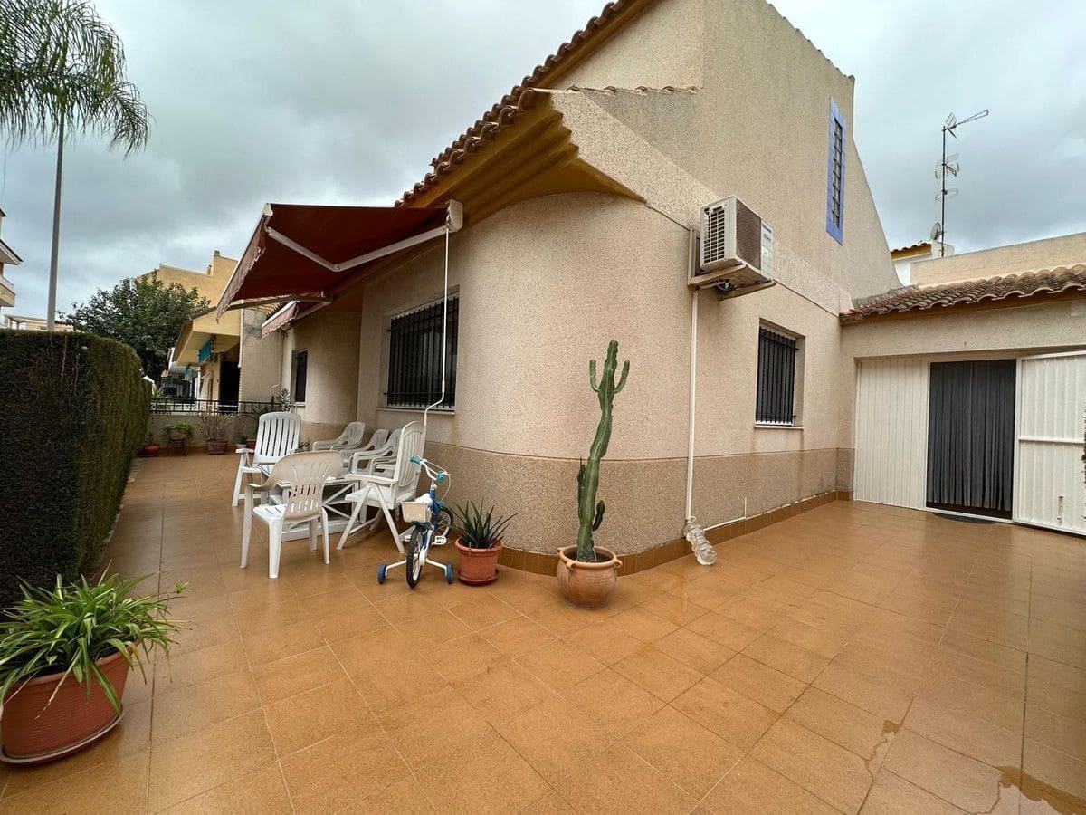 4 soverom Hus til salgs i Los Alcazares - € 299 000 (Ref: 10034112)