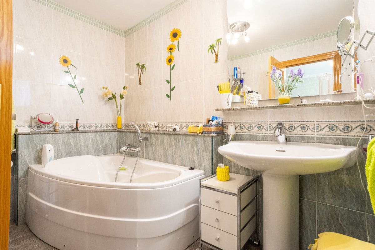 4 bedroom Villa for sale in La Union - € 375,000 (Ref: 10034115)