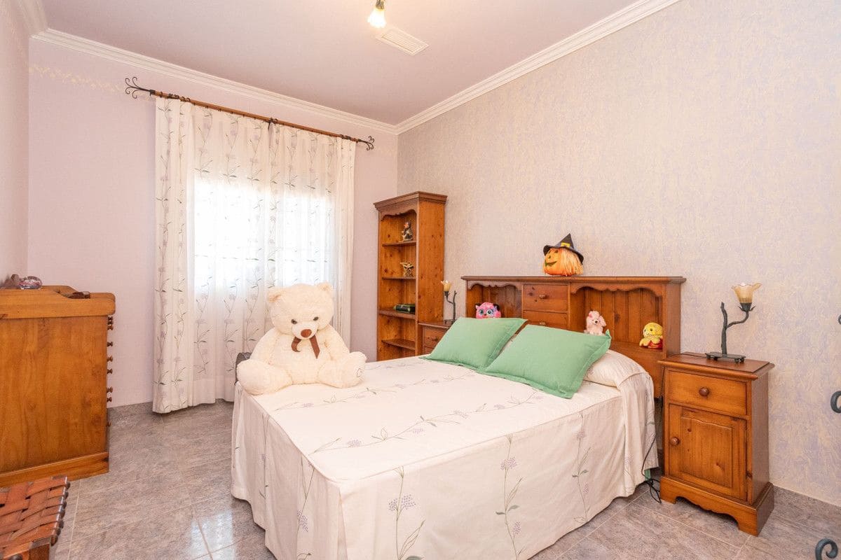 4 bedroom Villa for sale in La Union - € 375,000 (Ref: 10034115)