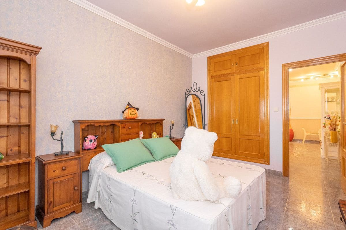 4 bedroom Villa for sale in La Union - € 375,000 (Ref: 10034115)