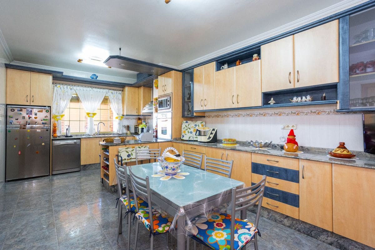 4 bedroom Villa for sale in La Union - € 375,000 (Ref: 10034115)