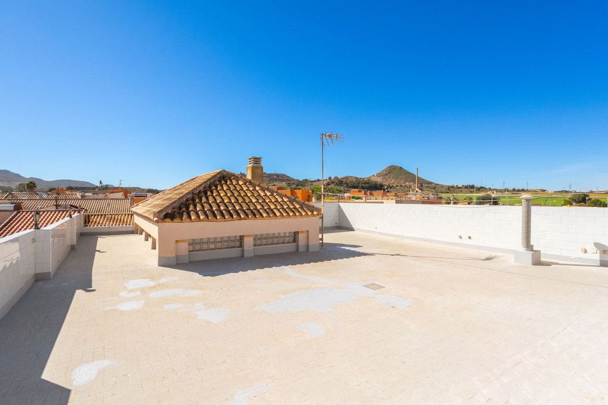 4 bedroom Villa for sale in La Union - € 375,000 (Ref: 10034115)