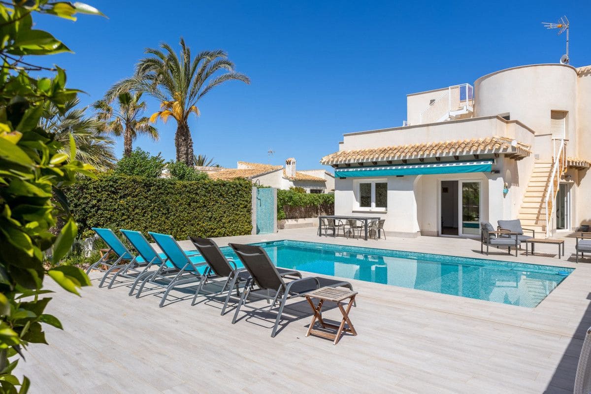 3 sovrum Villa till salu i La Zenia - 940 000 € (Ref: 10034117)