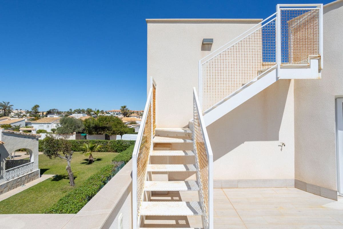 3 sovrum Villa till salu i La Zenia - 940 000 € (Ref: 10034117)