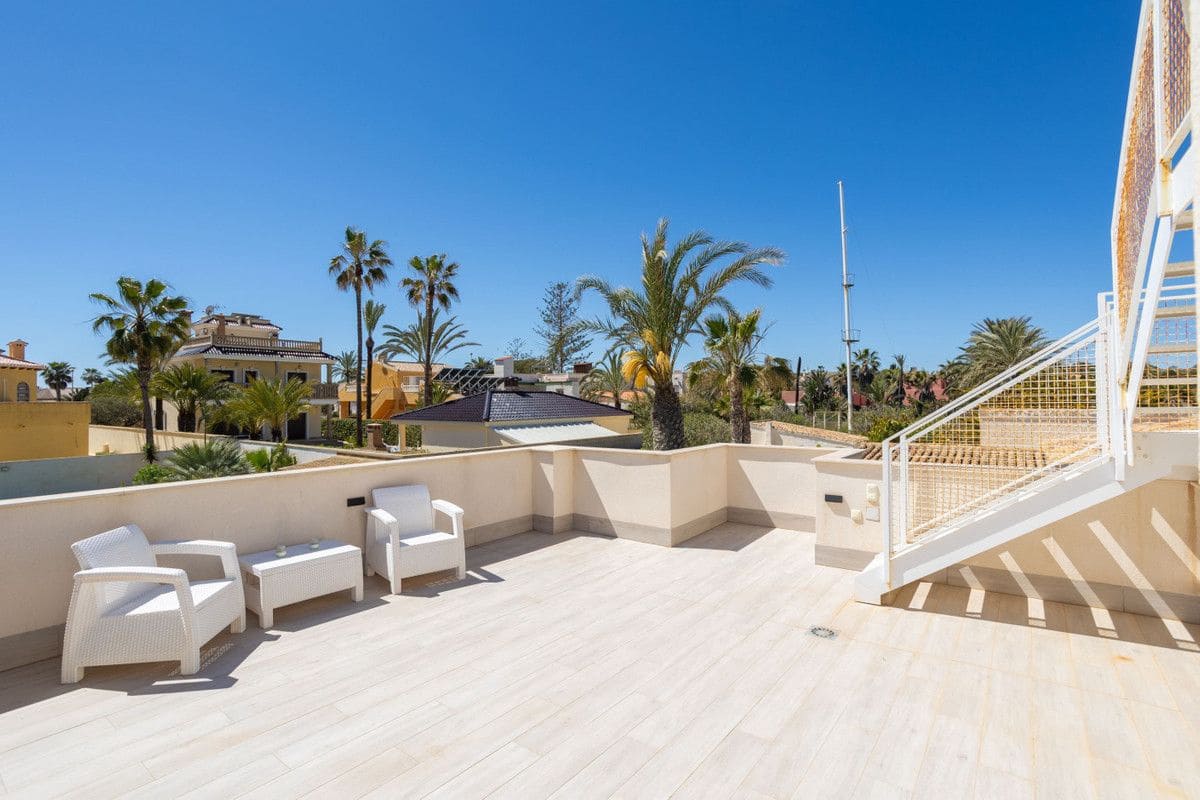 3 sovrum Villa till salu i La Zenia - 940 000 € (Ref: 10034117)