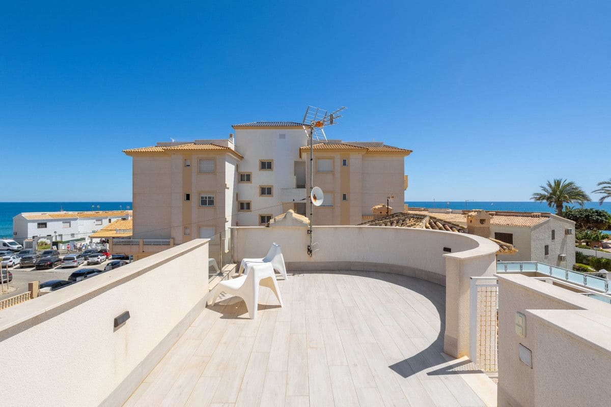 3 sovrum Villa till salu i La Zenia - 940 000 € (Ref: 10034117)