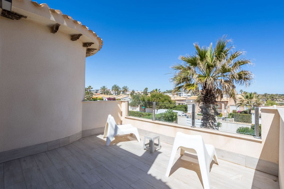 3 sovrum Villa till salu i La Zenia - 940 000 € (Ref: 10034117)