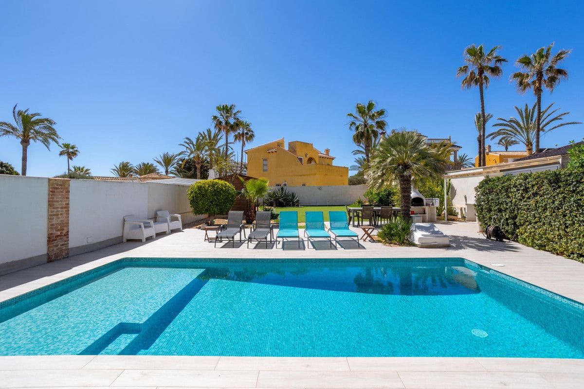 3 sovrum Villa till salu i La Zenia - 940 000 € (Ref: 10034117)