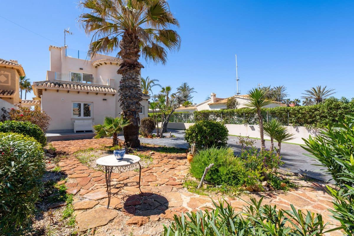 3 sovrum Villa till salu i La Zenia - 940 000 € (Ref: 10034117)