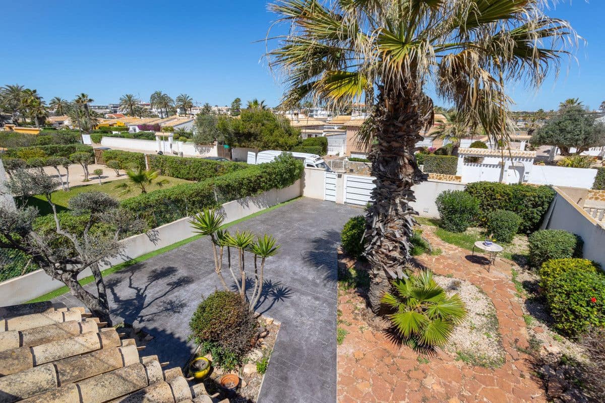3 sovrum Villa till salu i La Zenia - 940 000 € (Ref: 10034117)