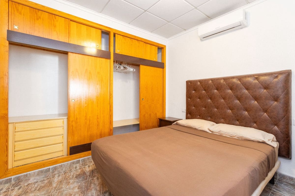 4 makuuhuone Omakotitalo myytävänä paikassa Los Montesinos - 290 000 € (Ref: 10034122)