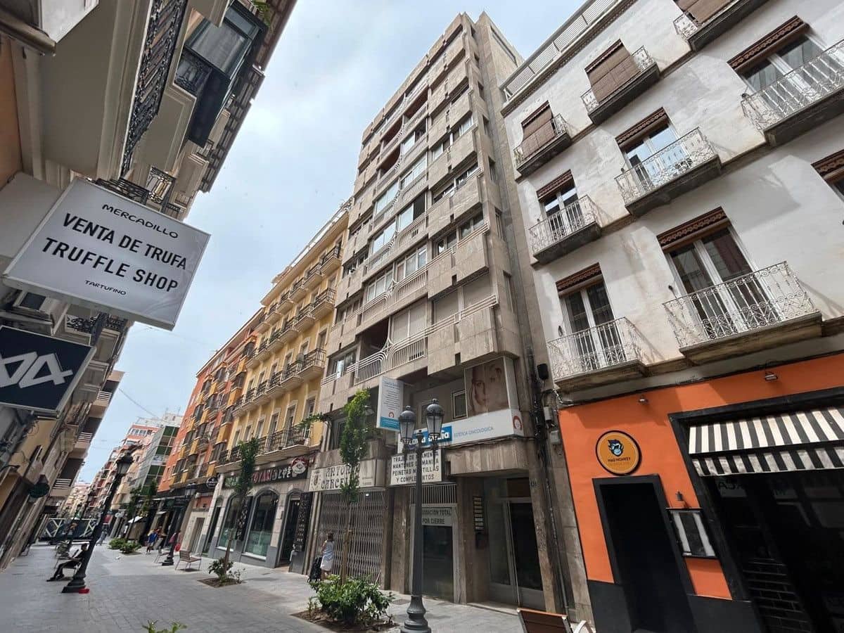 1 bedroom Apartment for sale in Alicante / Alacant city - € 300,000 (Ref: 10034127)
