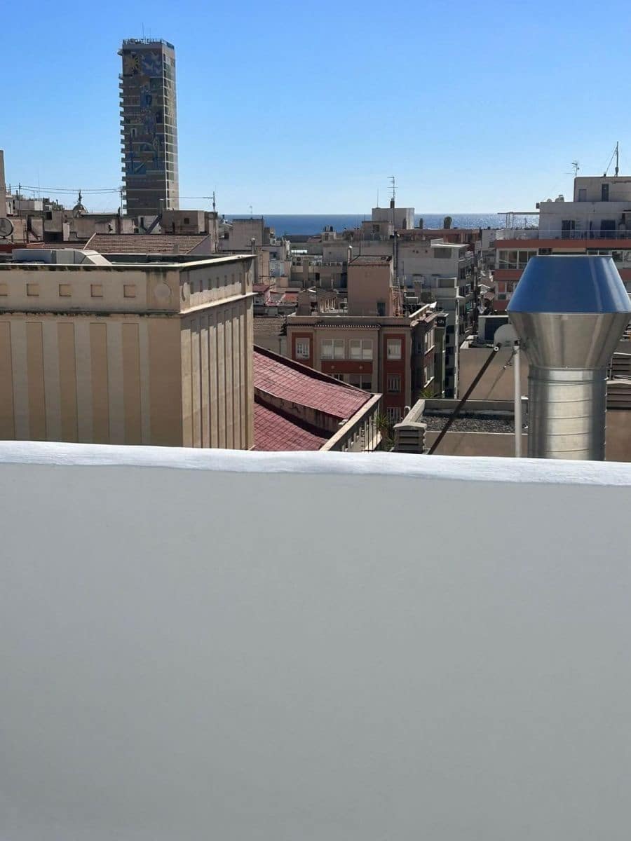 1 bedroom Apartment for sale in Alicante / Alacant city - € 300,000 (Ref: 10034127)