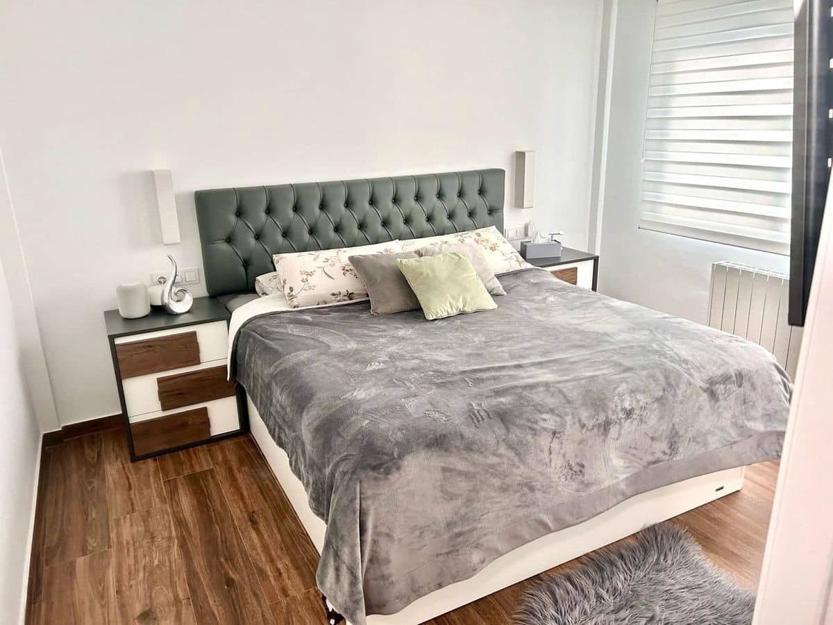 1 bedroom Apartment for sale in Alicante / Alacant city - € 300,000 (Ref: 10034127)