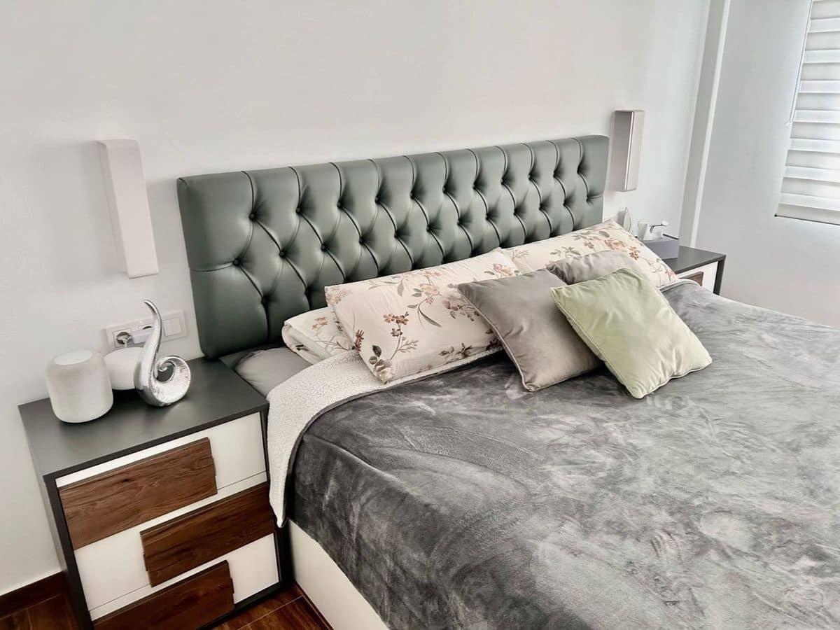1 bedroom Apartment for sale in Alicante / Alacant city - € 300,000 (Ref: 10034127)