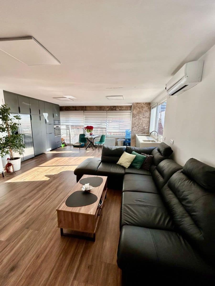 1 bedroom Apartment for sale in Alicante / Alacant city - € 300,000 (Ref: 10034127)