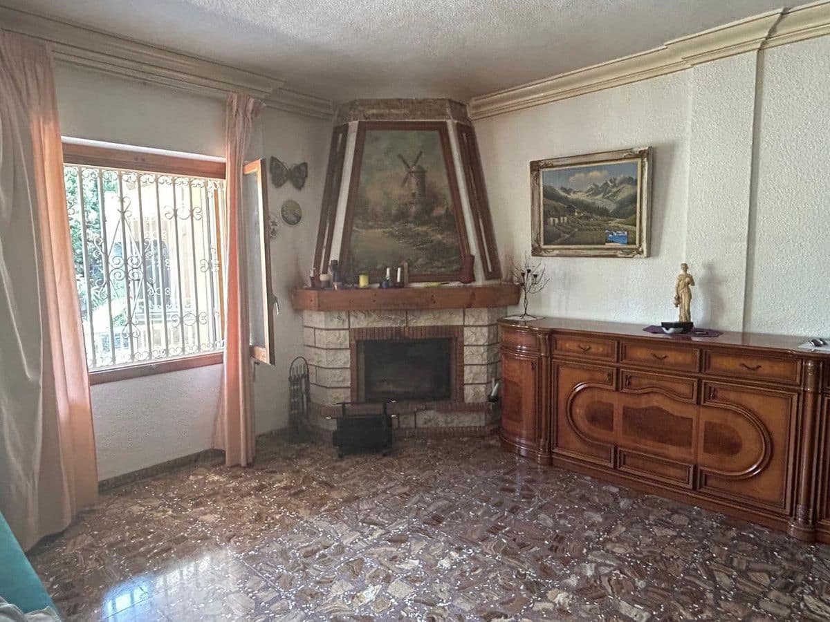 6 bedroom Villa for sale in La Marina - € 625,000 (Ref: 10034131)