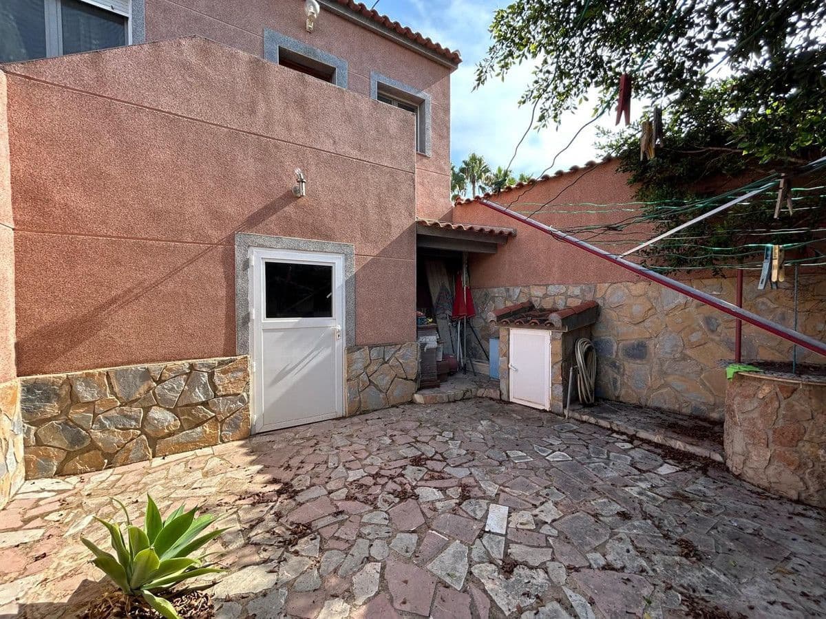 6 bedroom Villa for sale in La Marina - € 625,000 (Ref: 10034131)