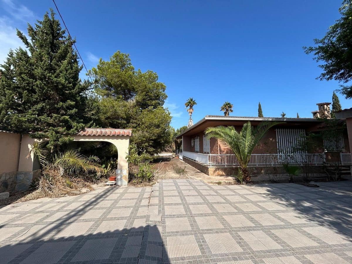 6 bedroom Villa for sale in La Marina - € 625,000 (Ref: 10034131)