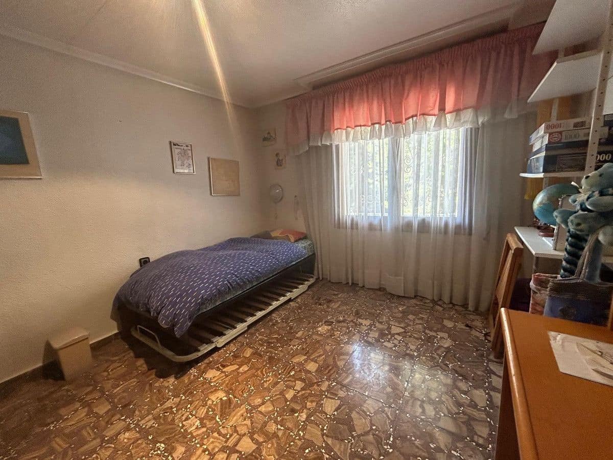 6 bedroom Villa for sale in La Marina - € 625,000 (Ref: 10034131)
