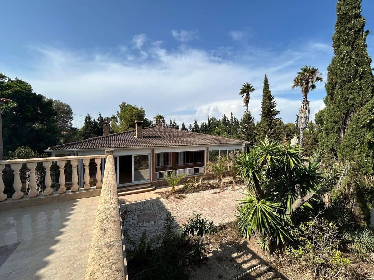 6 bedroom Villa for sale in La Marina - € 625,000 (Ref: 10034131)