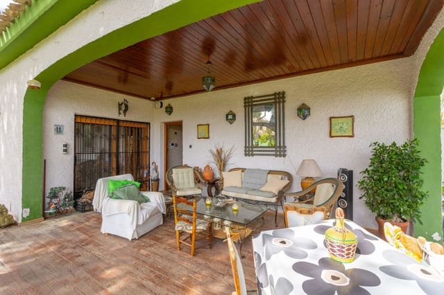 3 bedroom Villa for sale in Campoamor, Orihuela - € 985,000 (Ref: 10034132)