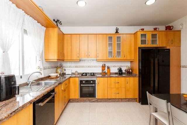 3 bedroom Villa for sale in Campoamor, Orihuela - € 985,000 (Ref: 10034132)