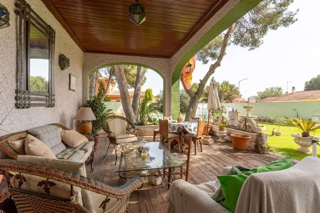 3 bedroom Villa for sale in Campoamor, Orihuela - € 985,000 (Ref: 10034132)