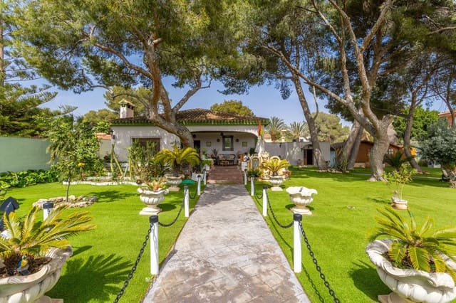3 bedroom Villa for sale in Campoamor, Orihuela - € 985,000 (Ref: 10034132)