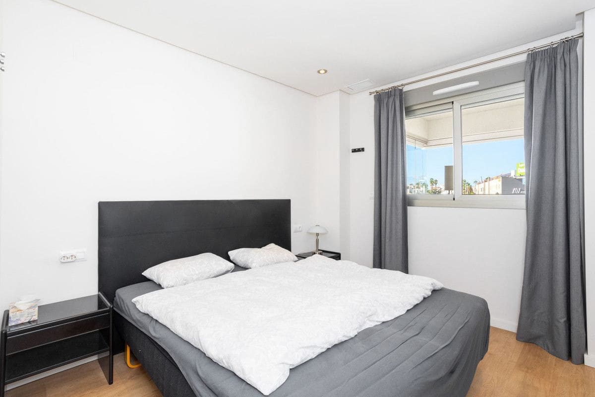 4 makuuhuone Huoneisto myytävänä paikassa Orihuela Costa - 470 000 € (Ref: 10034134)
