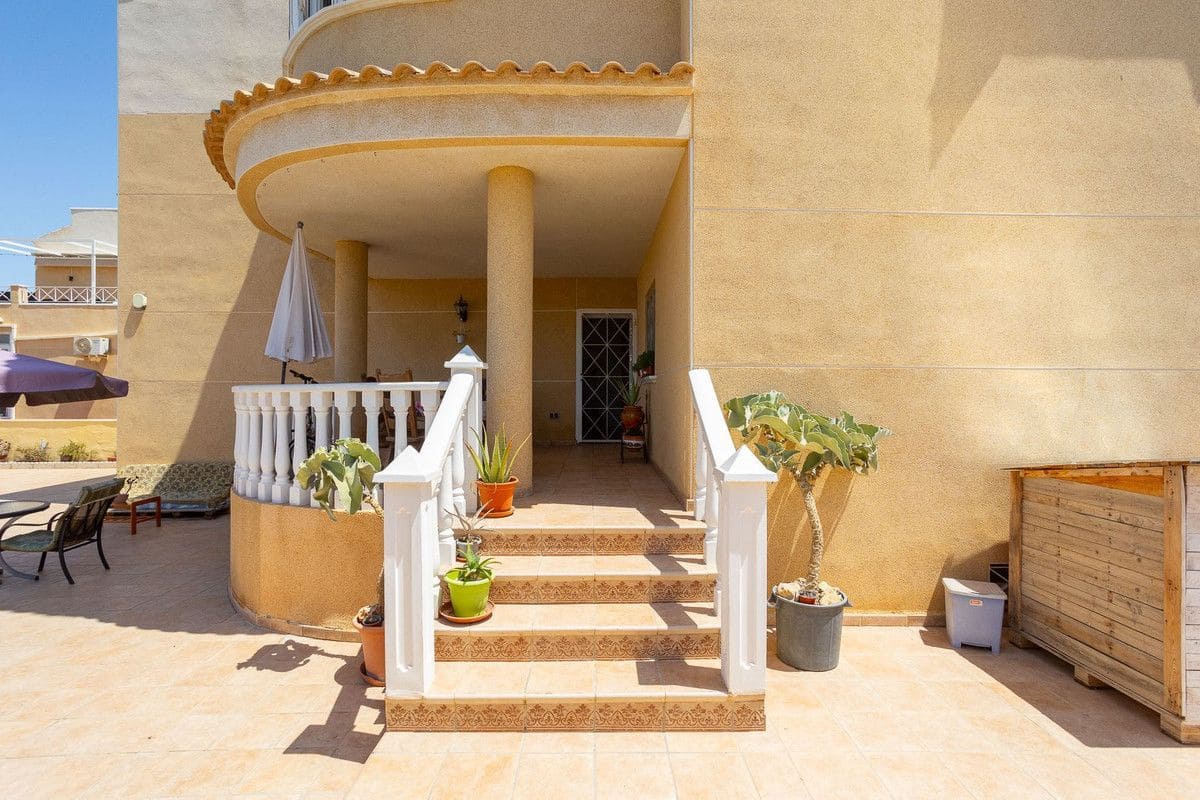 6 sovrum Villa till salu i El Chaparral - 539 000 € (Ref: 10034136)